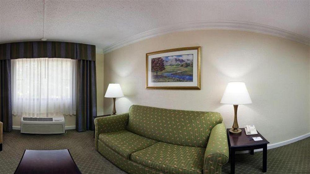 Holiday Inn Express Athens - University Area By Ihg Ngoại thất bức ảnh